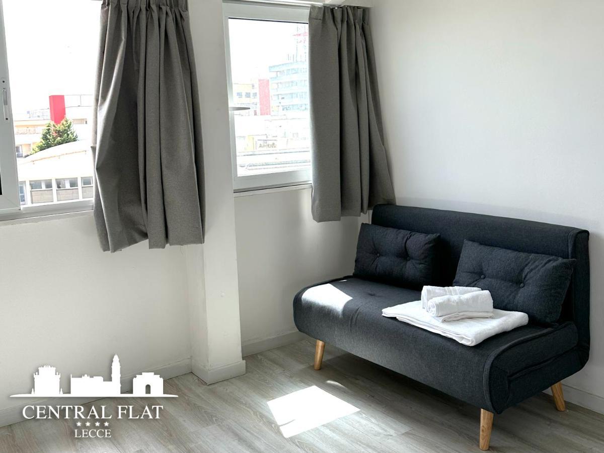 Ferienwohnung Lecce Central Flat - Attico Con Patio E Parcheggio Privato Exterior foto